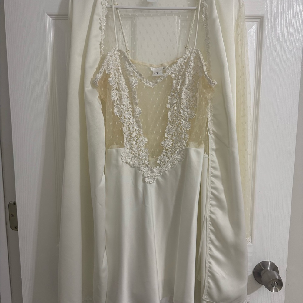 Elegant Cream Lace Trim Nightgown
